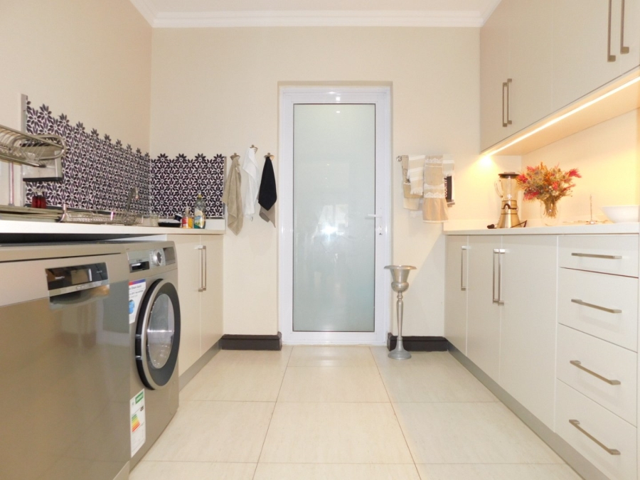 4 Bedroom Property for Sale in Harbour Island Western Cape